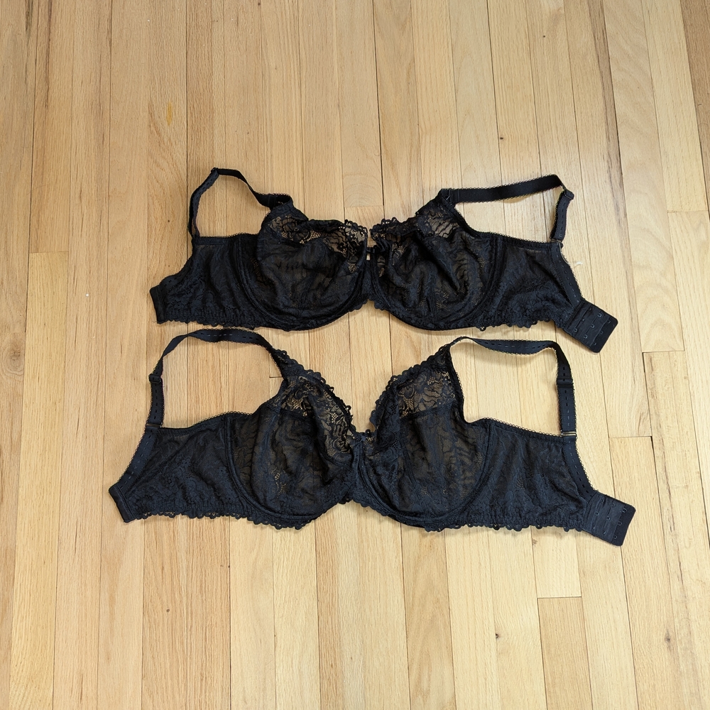 SOLD: Elegant Black Lace Bra Set